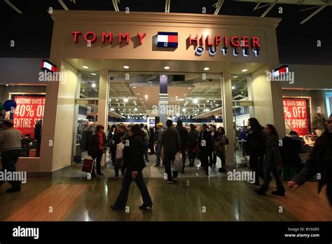 tommy hilfiger outlet store